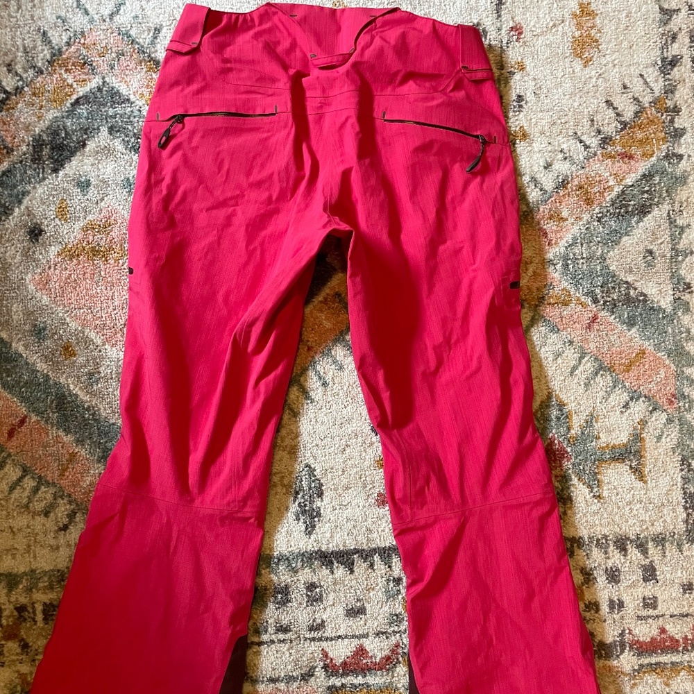Pink Goretex Ski/Snowboard Pants Mountain Equipment Co-op